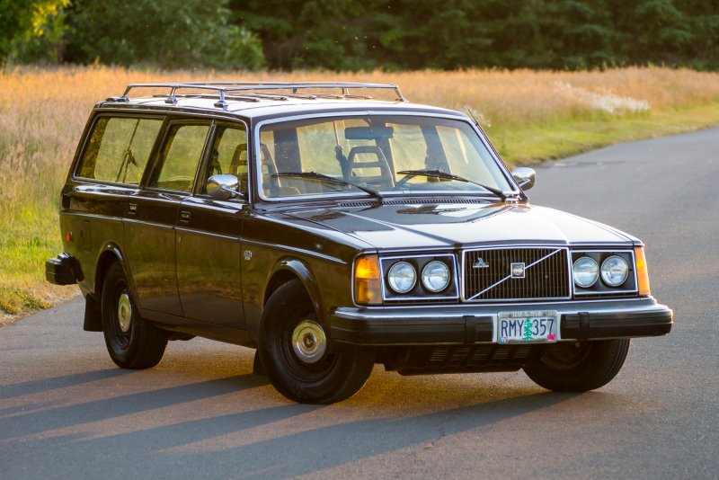 1975 Volvo 245 DL.