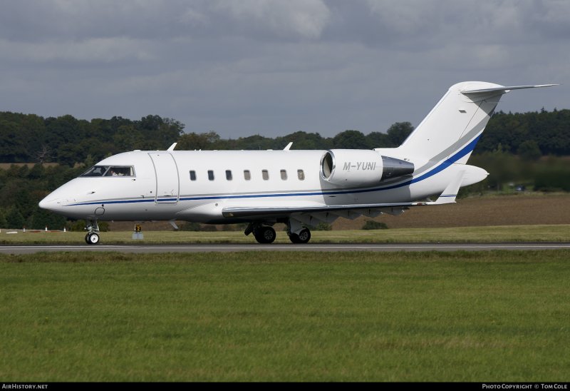 Самолет CL-600-2b16