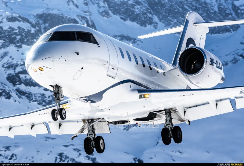 Самолет Bombardier cl600