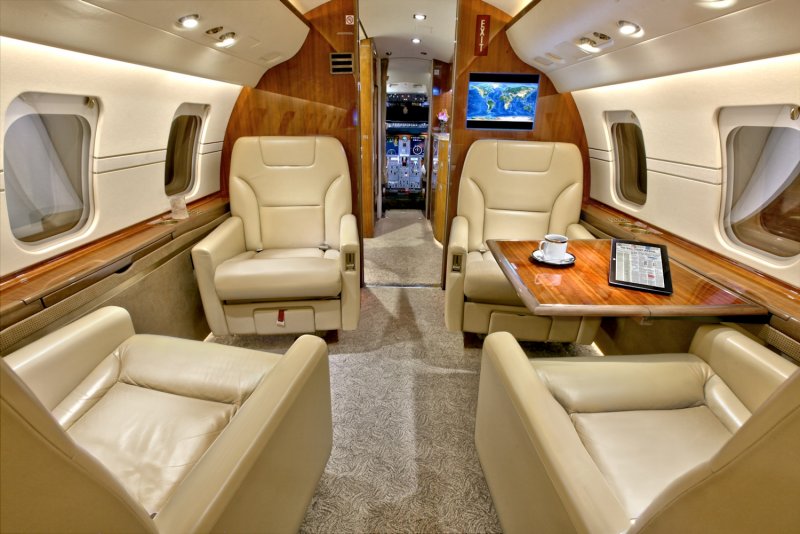 Challenger CL-605