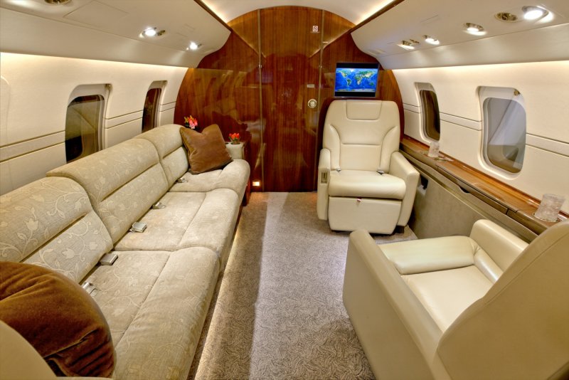 Challenger CL-605 кабина