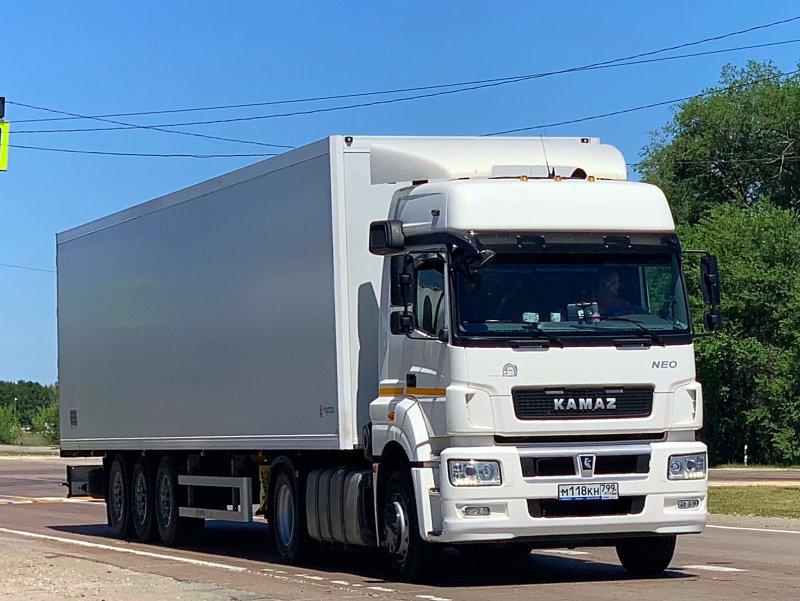 КАМАЗ-5490 Neo с полуприцепом