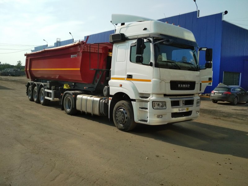 КАМАЗ 5490 С самосвальным полуприцепом