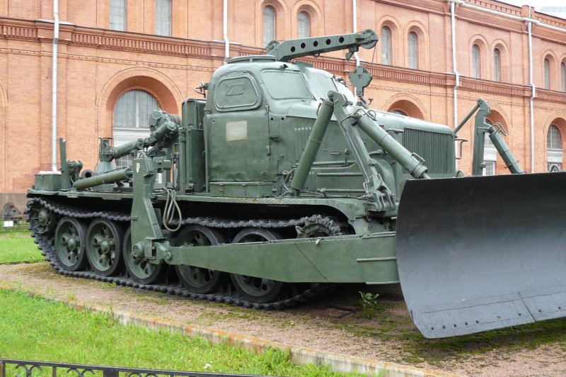 Артиллерийский тягач бат-2