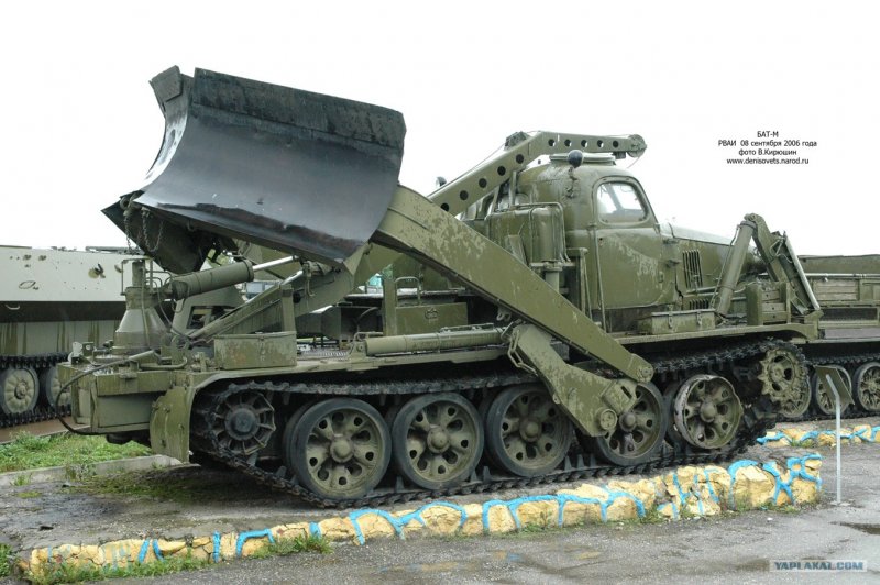 Тягач бат-м