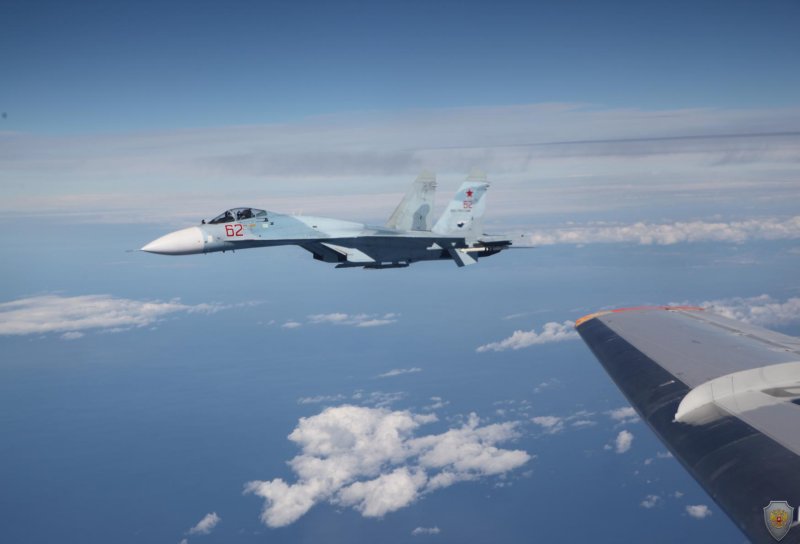 Су 27 перехватил самолет разведчик США над Балтикой