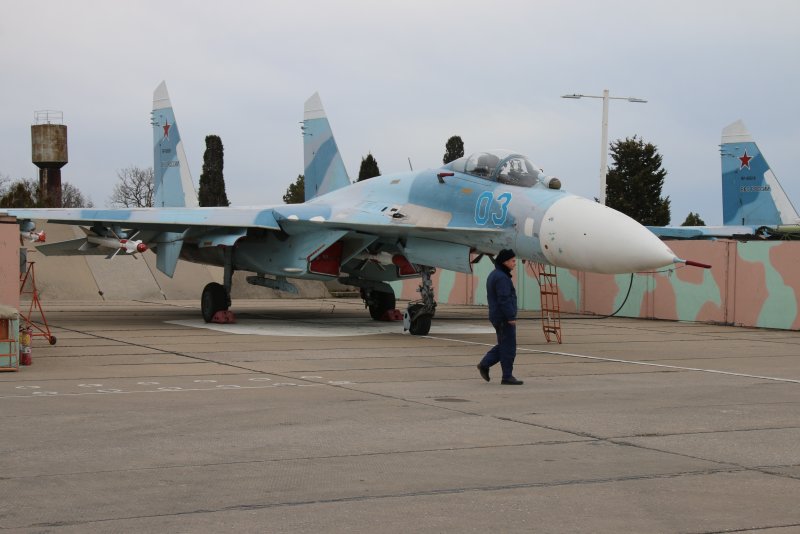 Истребитель Су-27