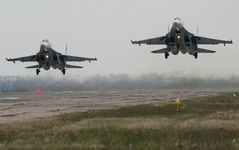 Бомбардировщик США И Су-27