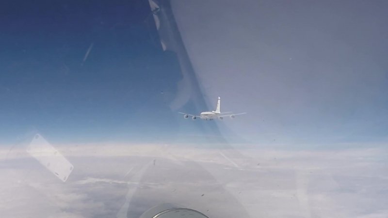 Су-27 перехват
