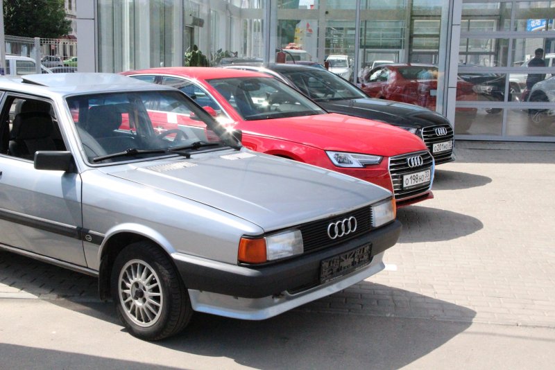 Audi 80 commercial