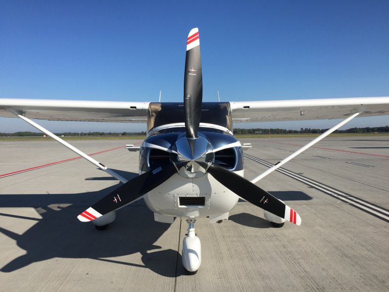 Cessna 182 прогулка