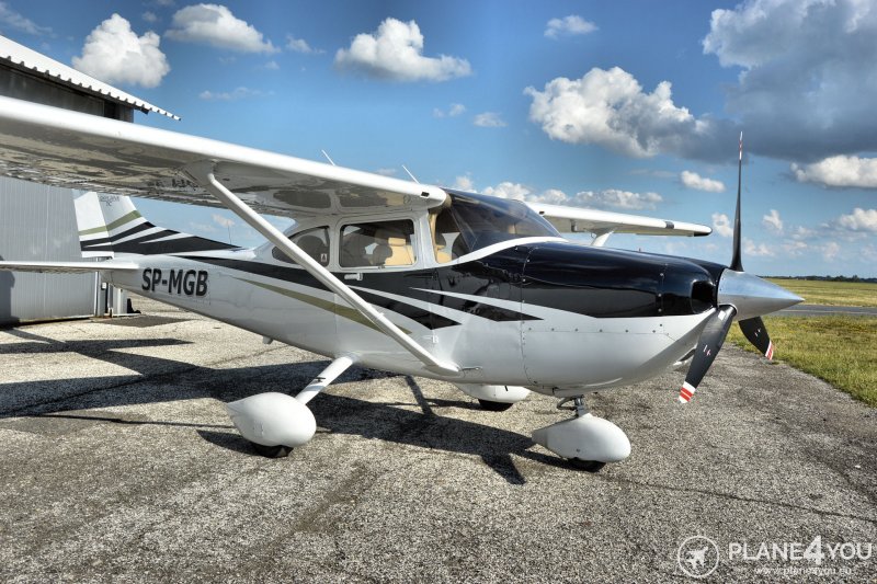 Cessna 182 кабина