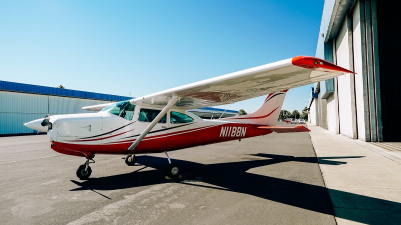 Cessna 182