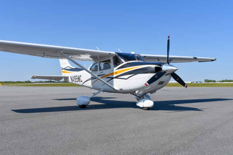 Cessna c182q