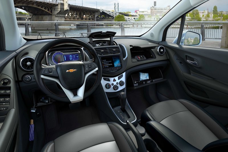 Chevrolet Tracker 2017 салон