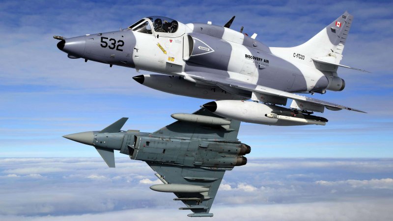 Самолет ta-4 Skyhawk
