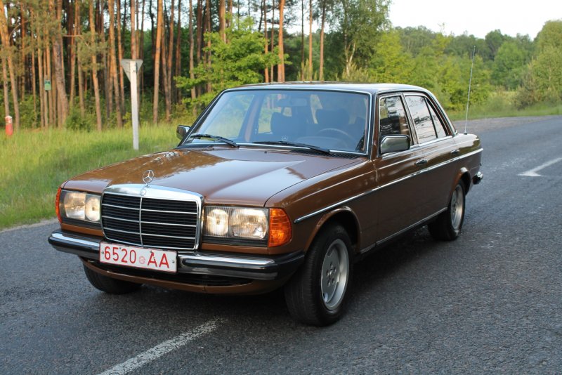 Мерседес 240d универсал