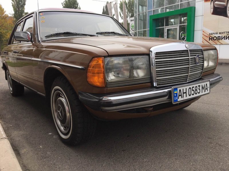 Мерседес 240d 1985