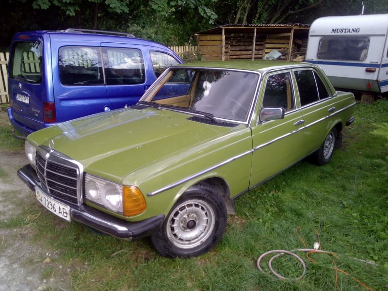 Mercedes-Benz w123 1975