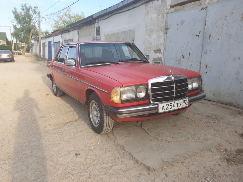 Mercedes-Benz w123, 1983