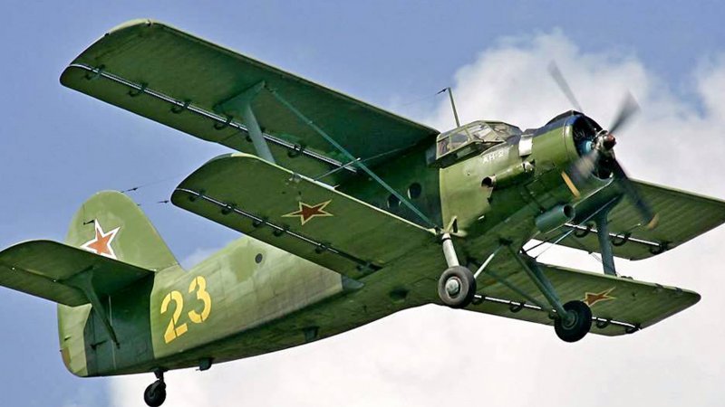 Самолёт кукурузник АН-2 военный