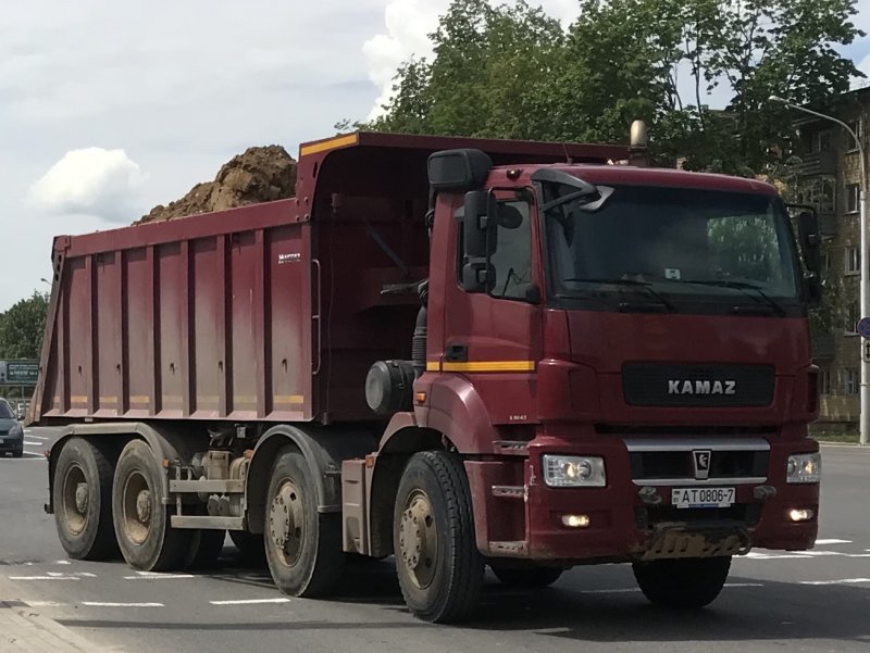 Самосвал КАМАЗ 65801-001-68 (т5)