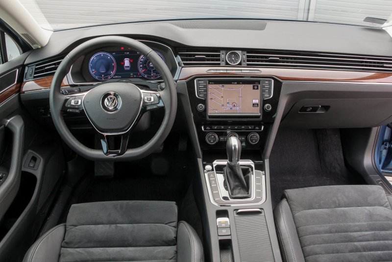 VW Passat b8 универсал салон