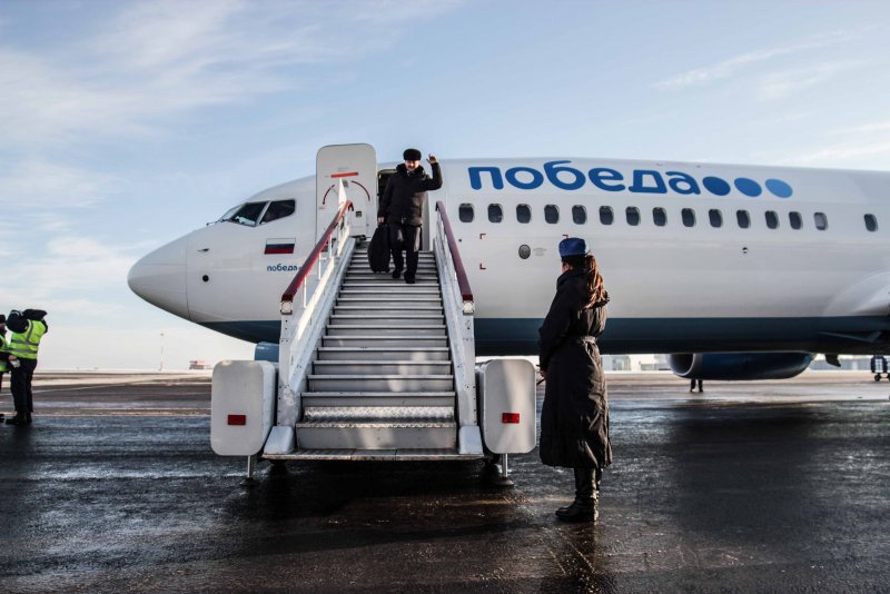 Самолёт ЮТЭЙР Боинг 737-800