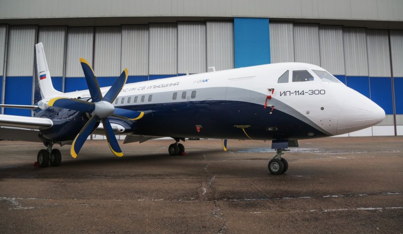 Ил-114 300 пассажирский самолёт