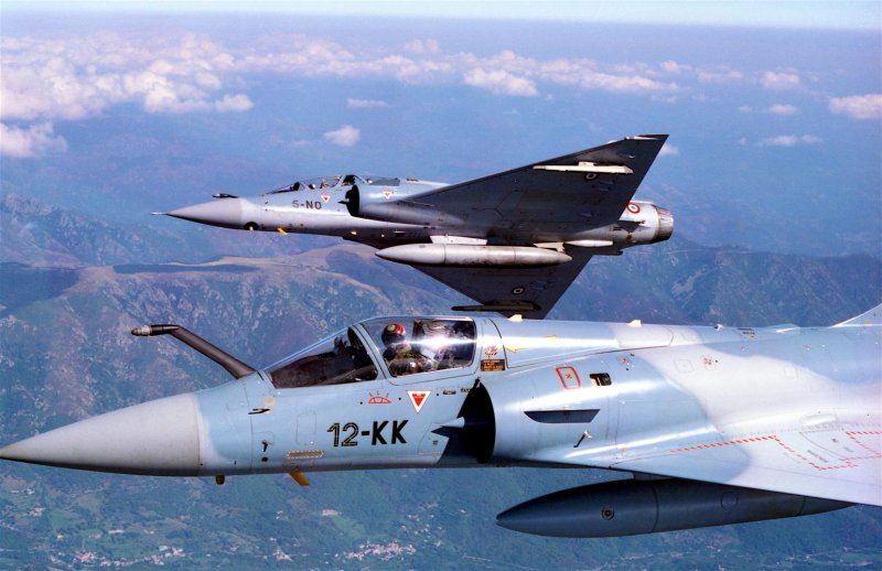 Истребитель Mirage 2000