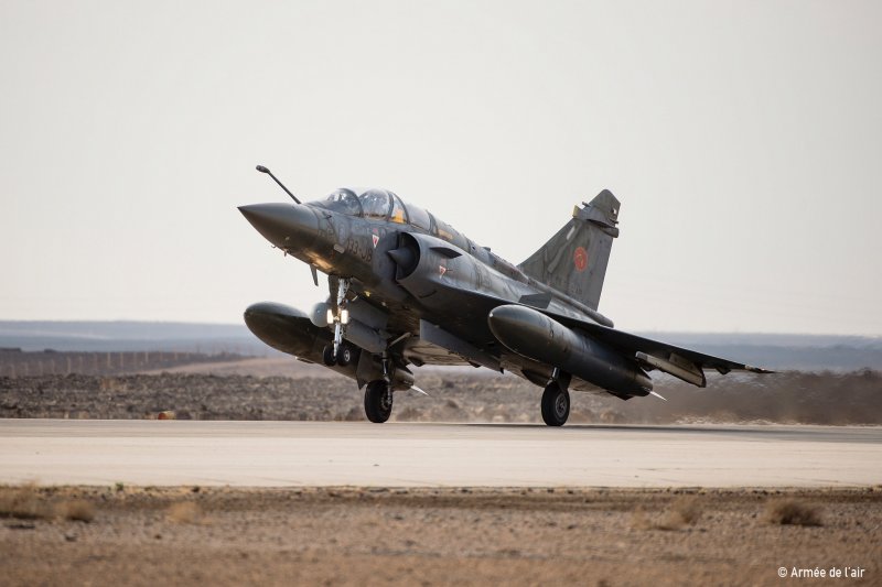 Истребитель Dassault Mirage 2000