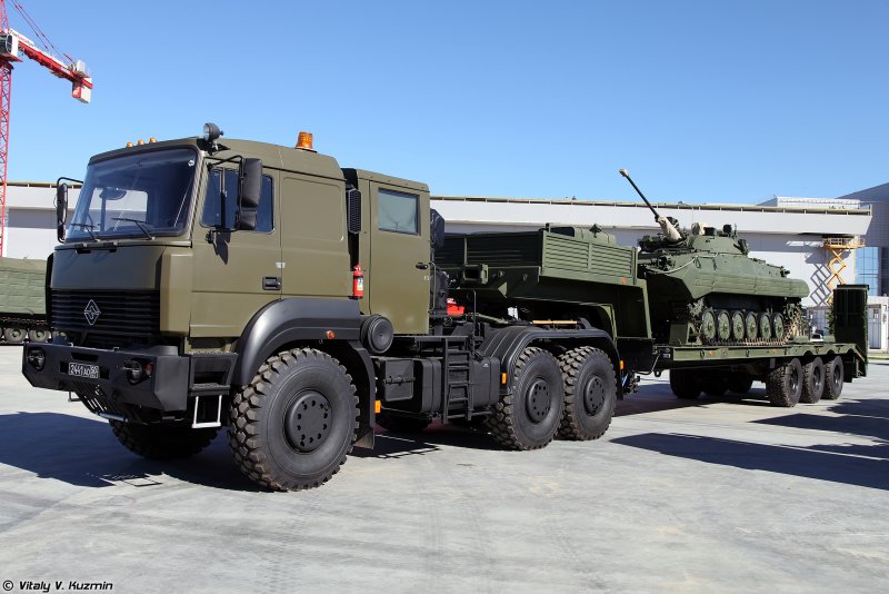 Урал седельный тягач военный