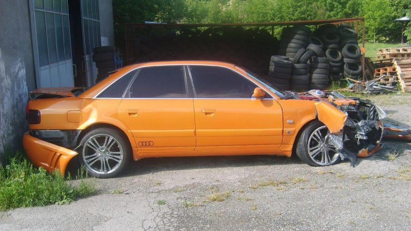 Ауди 100 с4 оранжевая