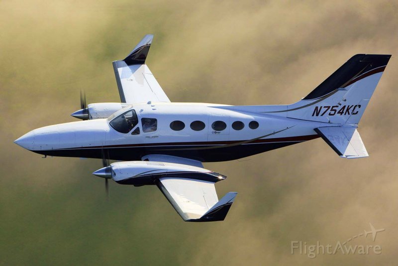 Самолет Cessna 182