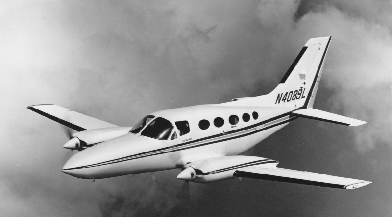 Cessna 414 кабина