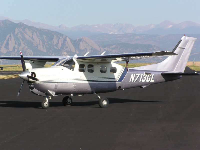 Cessna 210 внутри