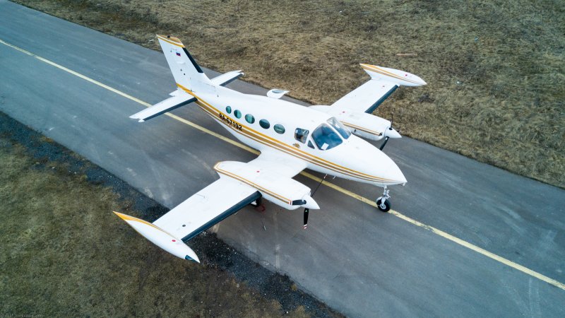 C421 самолет