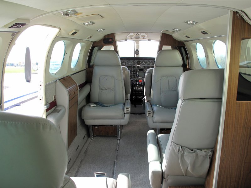 Cessna 414 1973 кабина