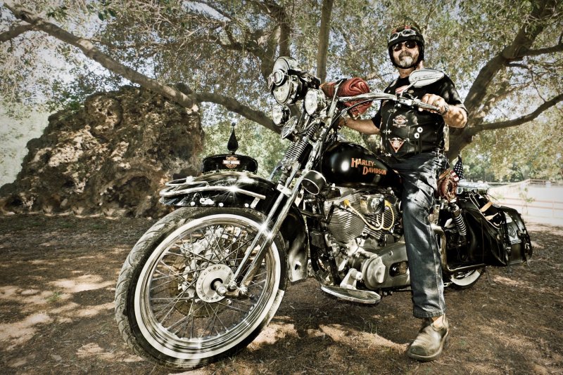 Байкер мотоцикл Harley Davidson