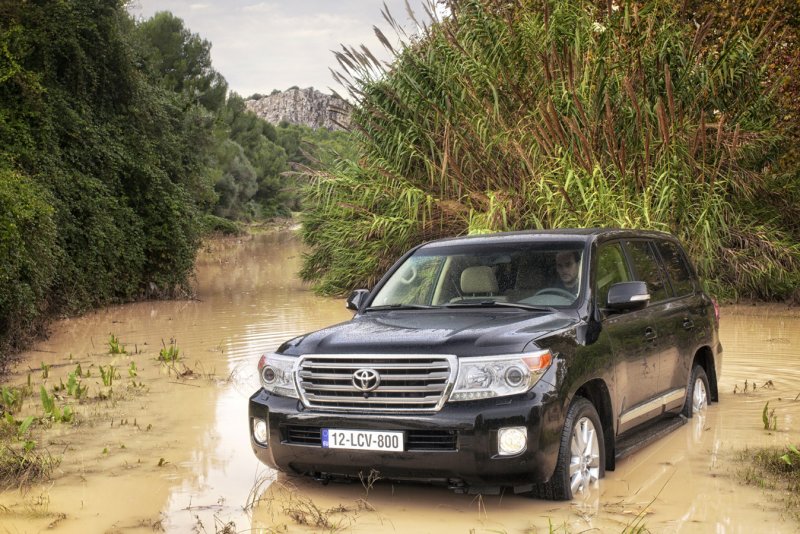 Toyota Land Cruiser 200 и 200