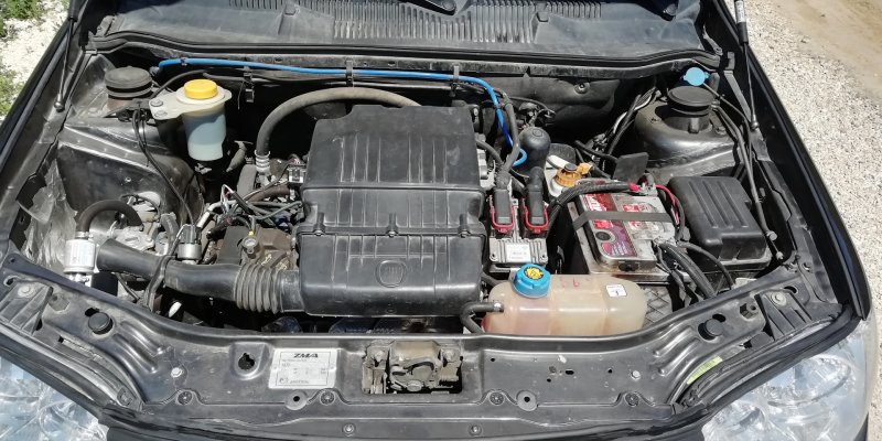 Fiat Doblo 2004 под капотом