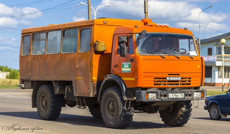 КАМАЗ НЕФАЗ-42111