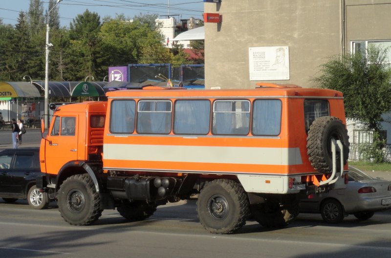 Автобус НЕФАЗ 300 Кузбасс