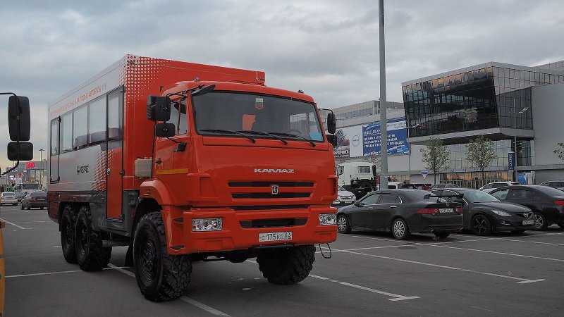 КАМАЗ 4208