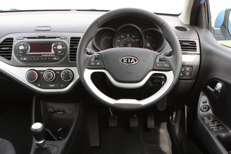 Kia Picanto 2011 салон