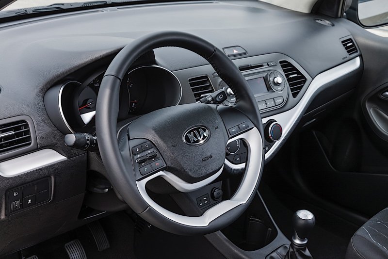 Kia Picanto 2011 салон