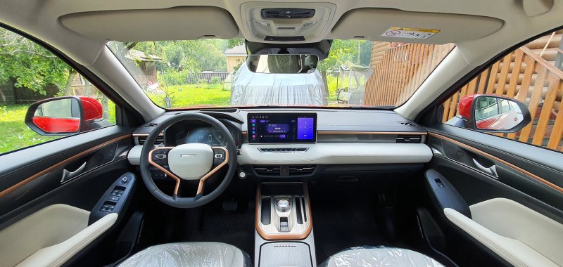 Haval Jolion белый салон