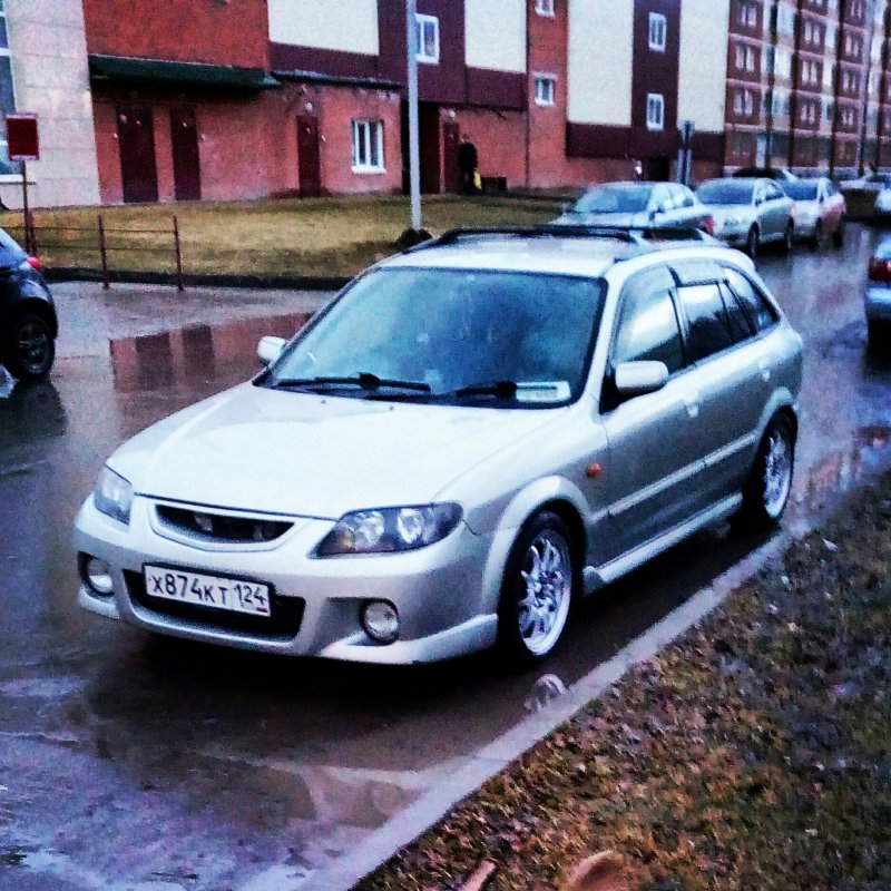 Mazda familia