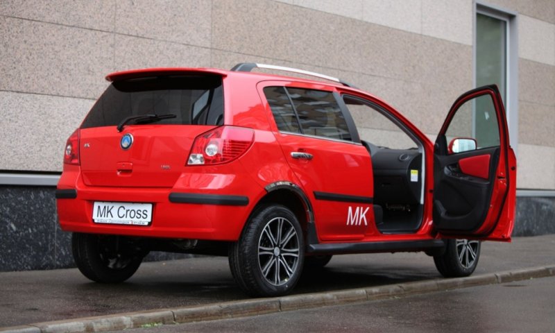 Geely MK Cross