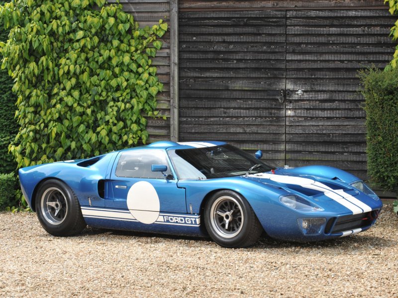 Спорткар Ford gt40